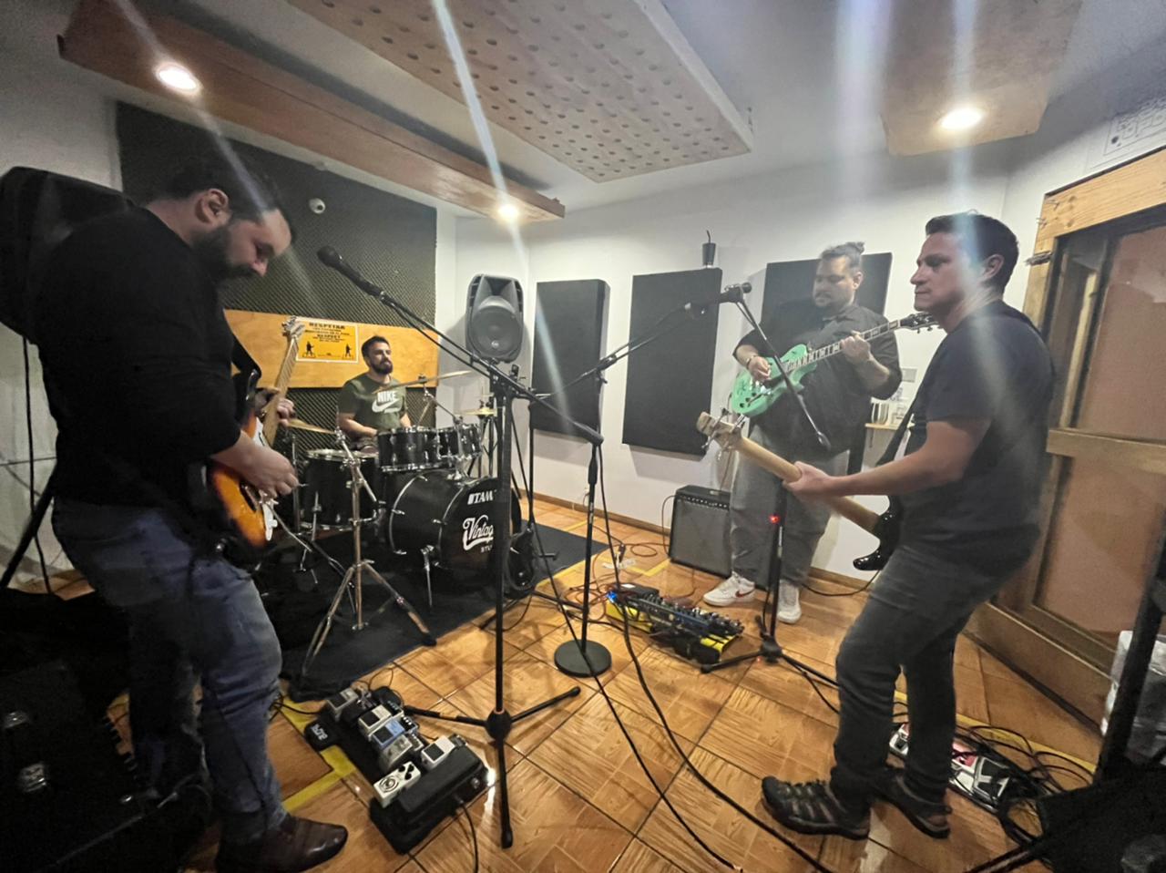Grabación de ensayo básica en Vintage Studio